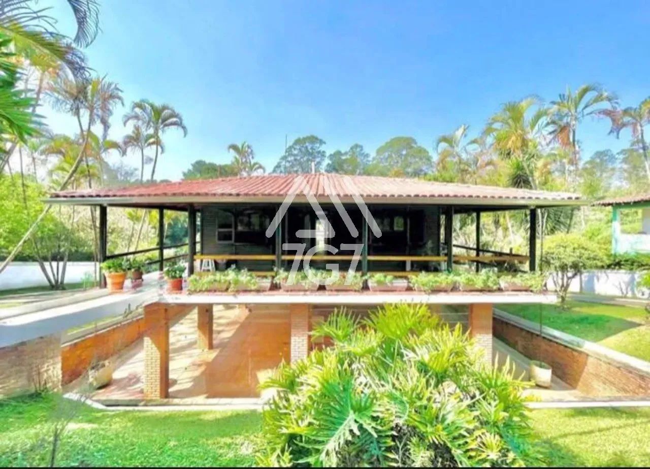 CASA EM CONDOMÍNIO À VENDA EM COTIA