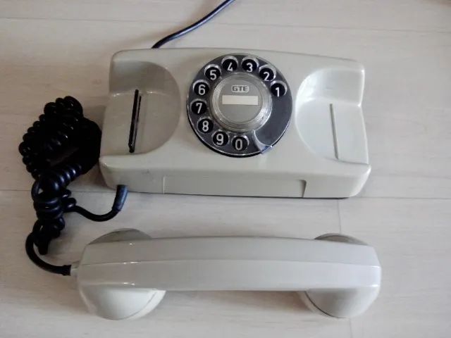 Telefone GTE modelo tijolinho