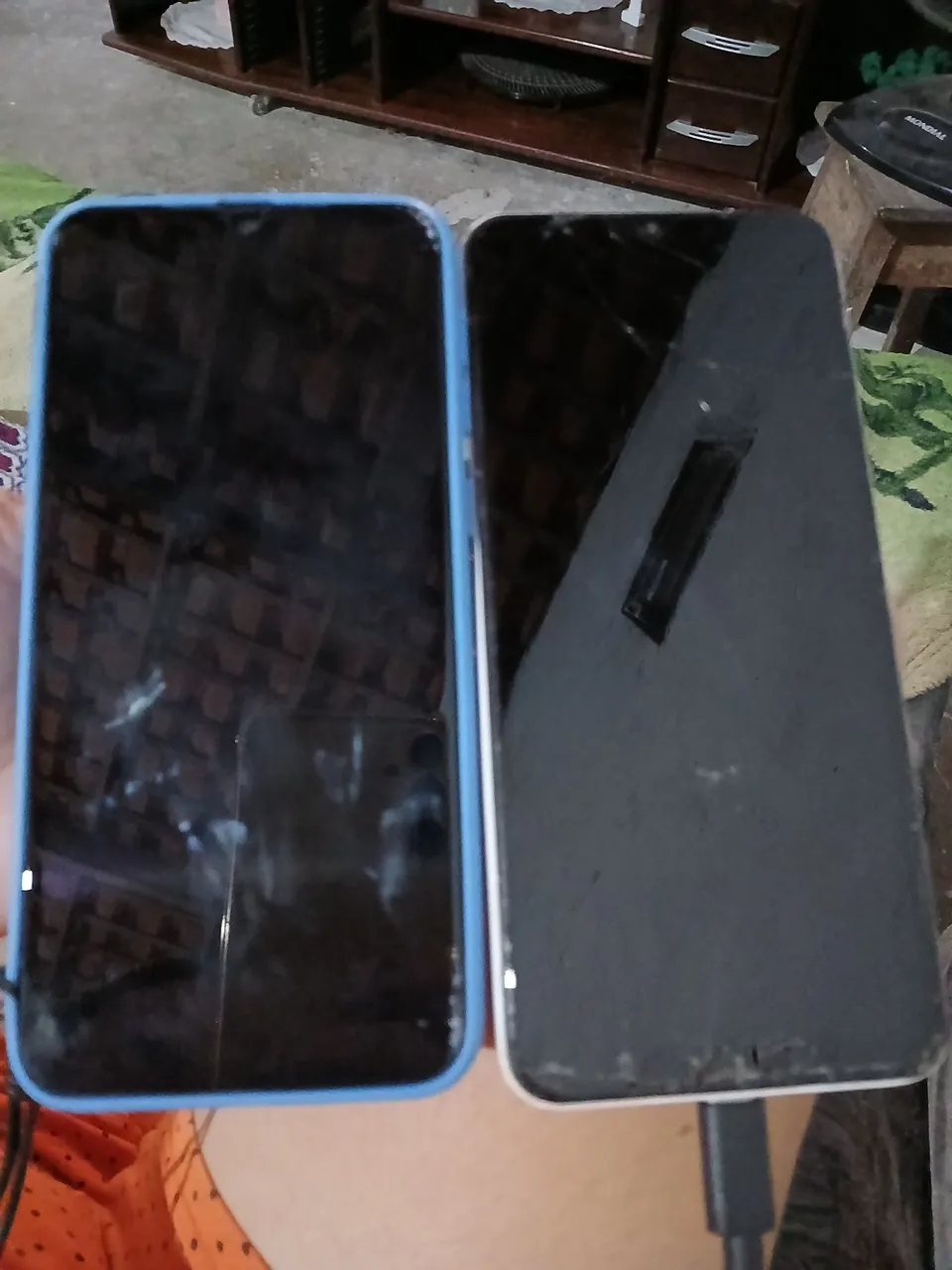 Vendo dois celulares M31 e A13 128g