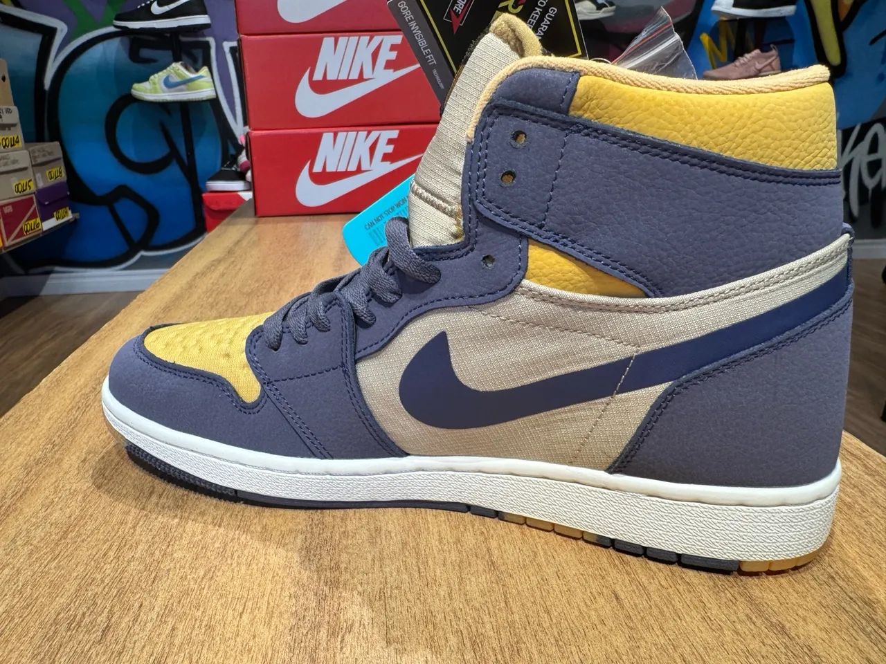Tênis Nike Air Jordan 1 Retro High - Element GORE-TEX - BR42 - Foto 2