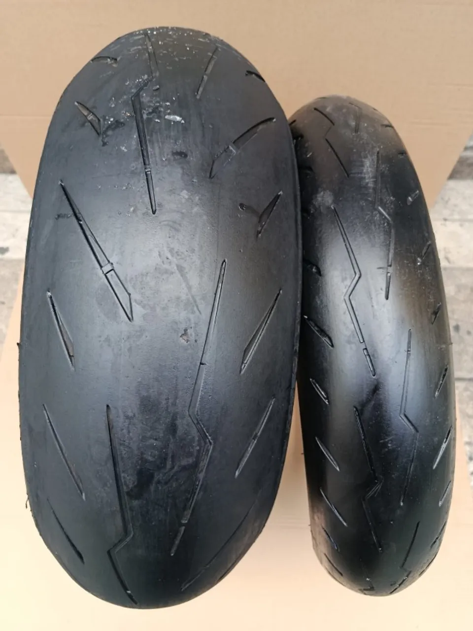 Par pneu usado Pirelli Diablo Rosso4 200/55-17 e 120/70-17