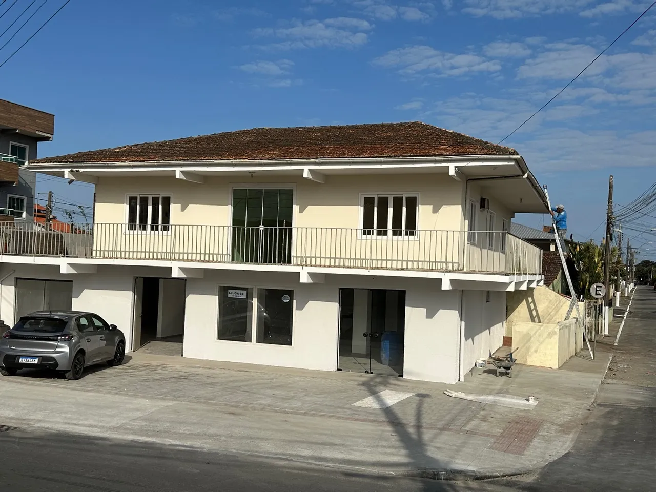 OPORTUNIDADE Sala comercial 186,8 m2 + apartamento 4 quartos