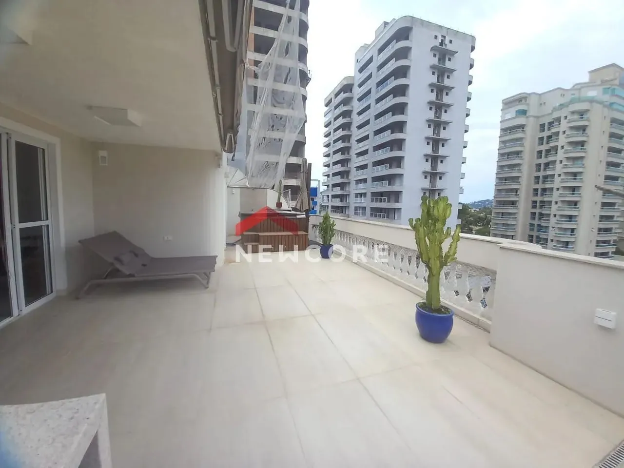 Apartamento em Avenida Professor João Batista Julião - Jardim Virgínia - Guarujá/SP