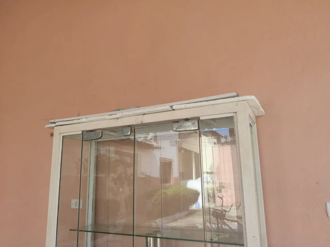 Vitrine de Vidro com Prateleiras - Ideal para Exposição