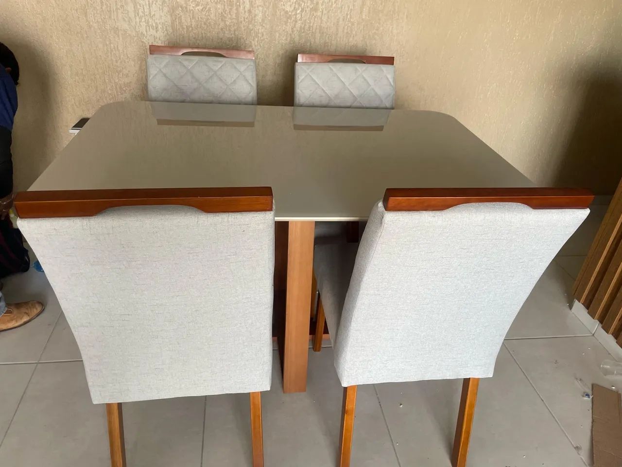 Mesa de Jantar em madeira mesa nova 