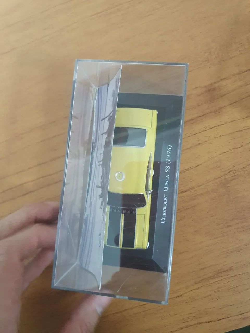 Miniatura Chevrolet Opala SS 1976, escala 1:43 - Foto 2
