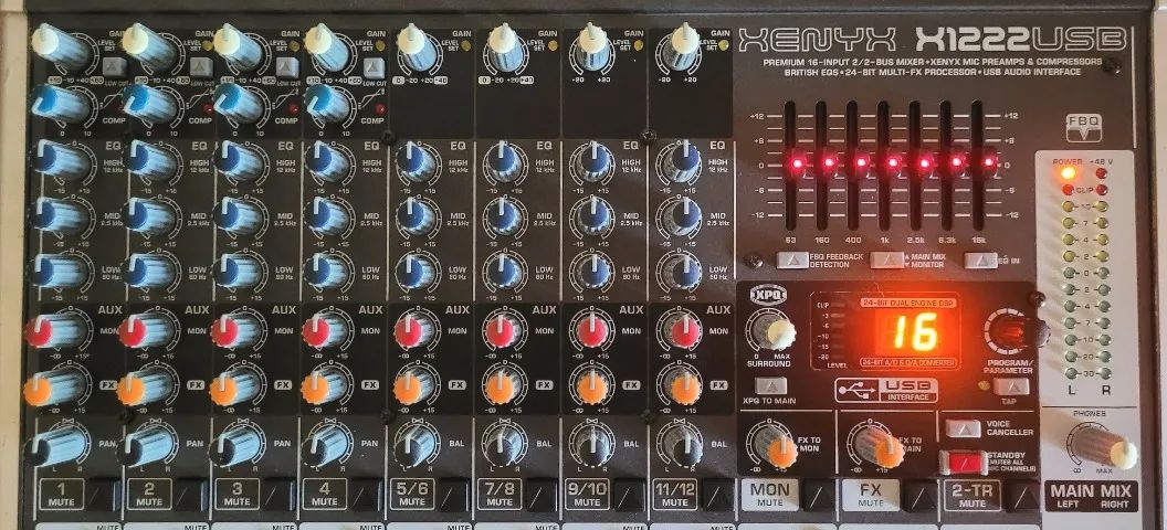 Console Mixer Mesa De Som Behringer Xenyx X1222USB - Foto 3