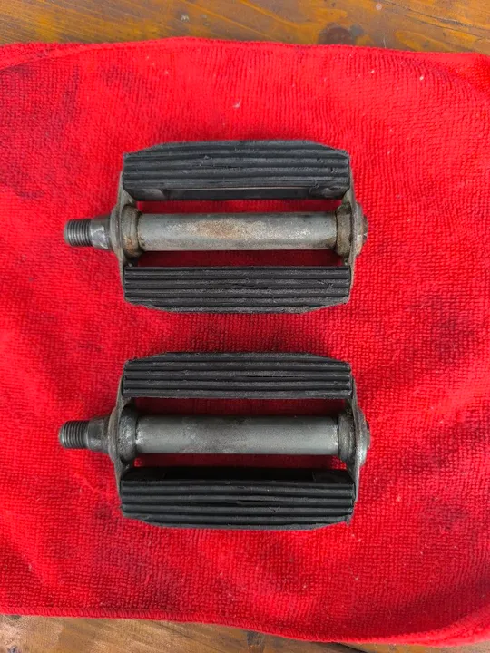 Par de pedais Ducor originais