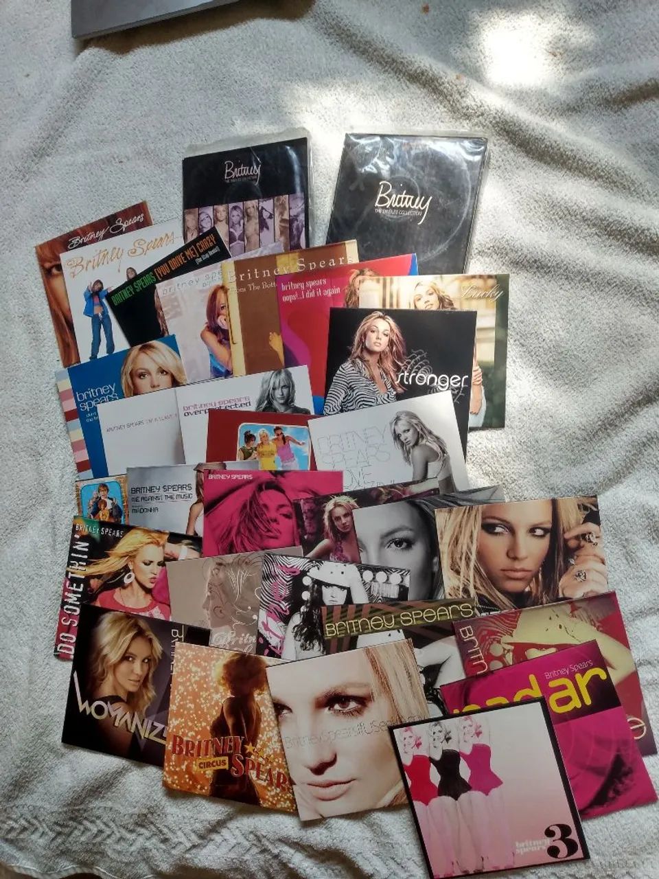 Britney Spears box The Singles Collection. - Foto 3