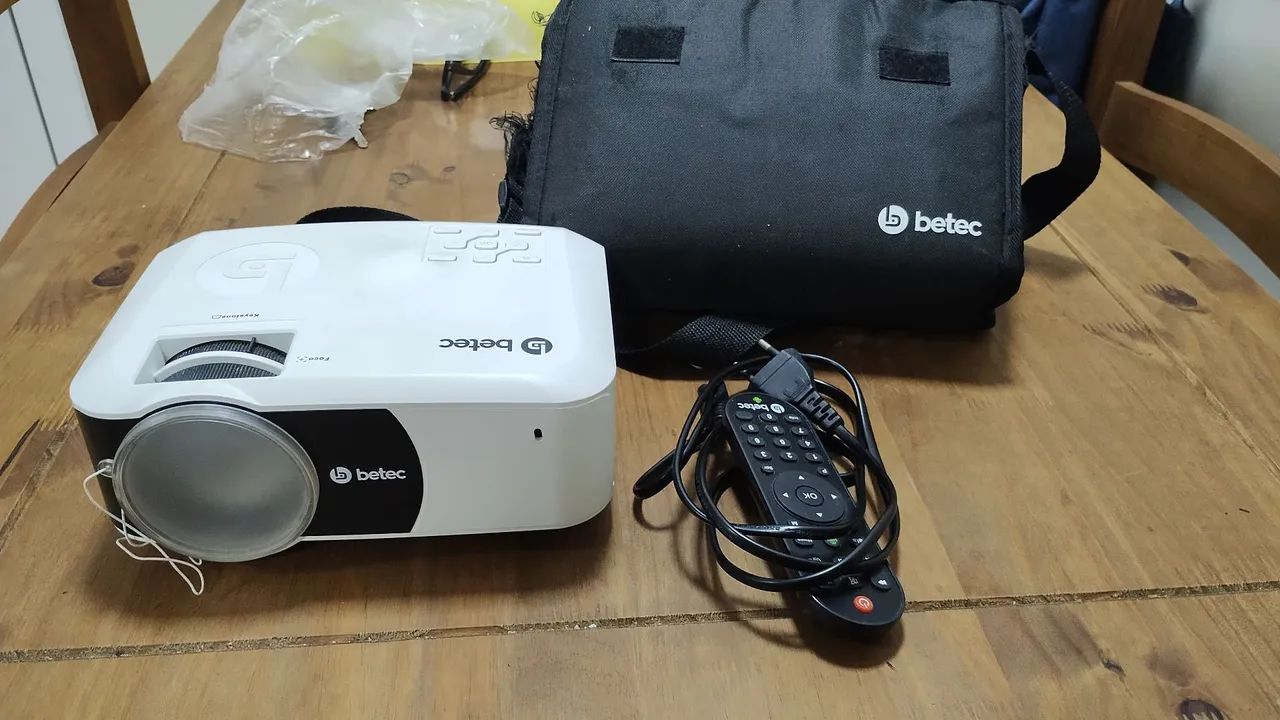 Mini Projetor LED Portátil - HD - Smart Android BETEC - Foto 2