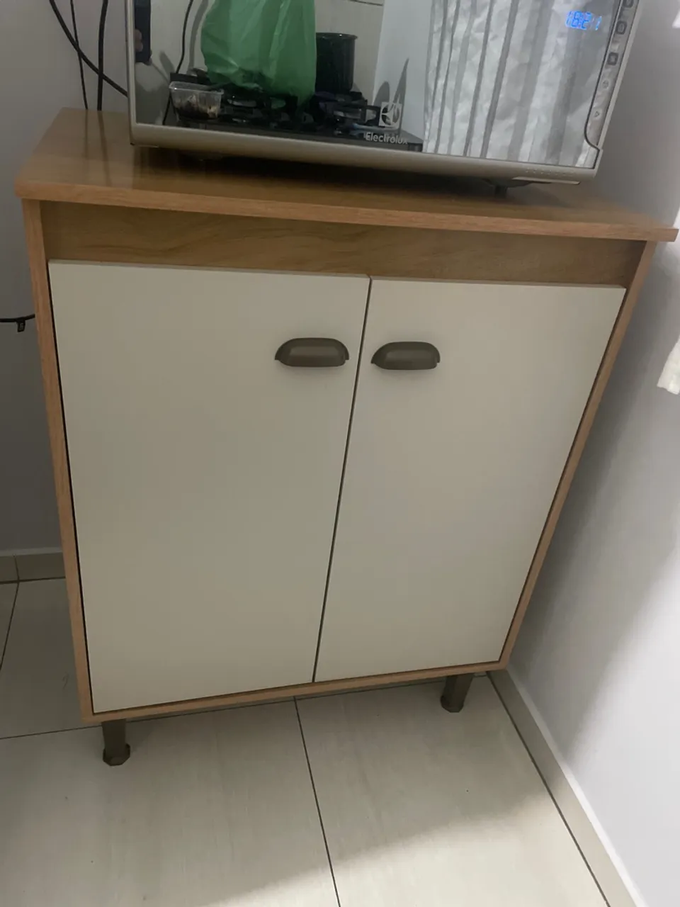 Armário com duas portas