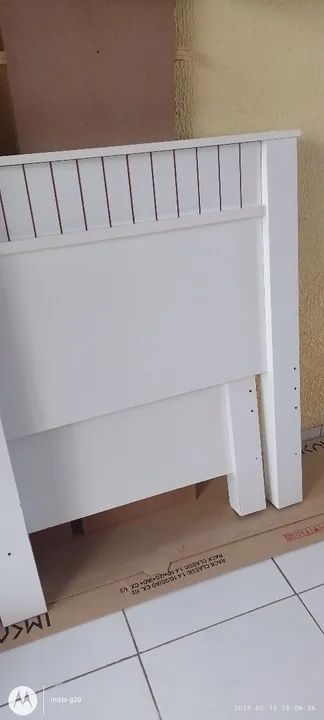 Cama solteiro branca