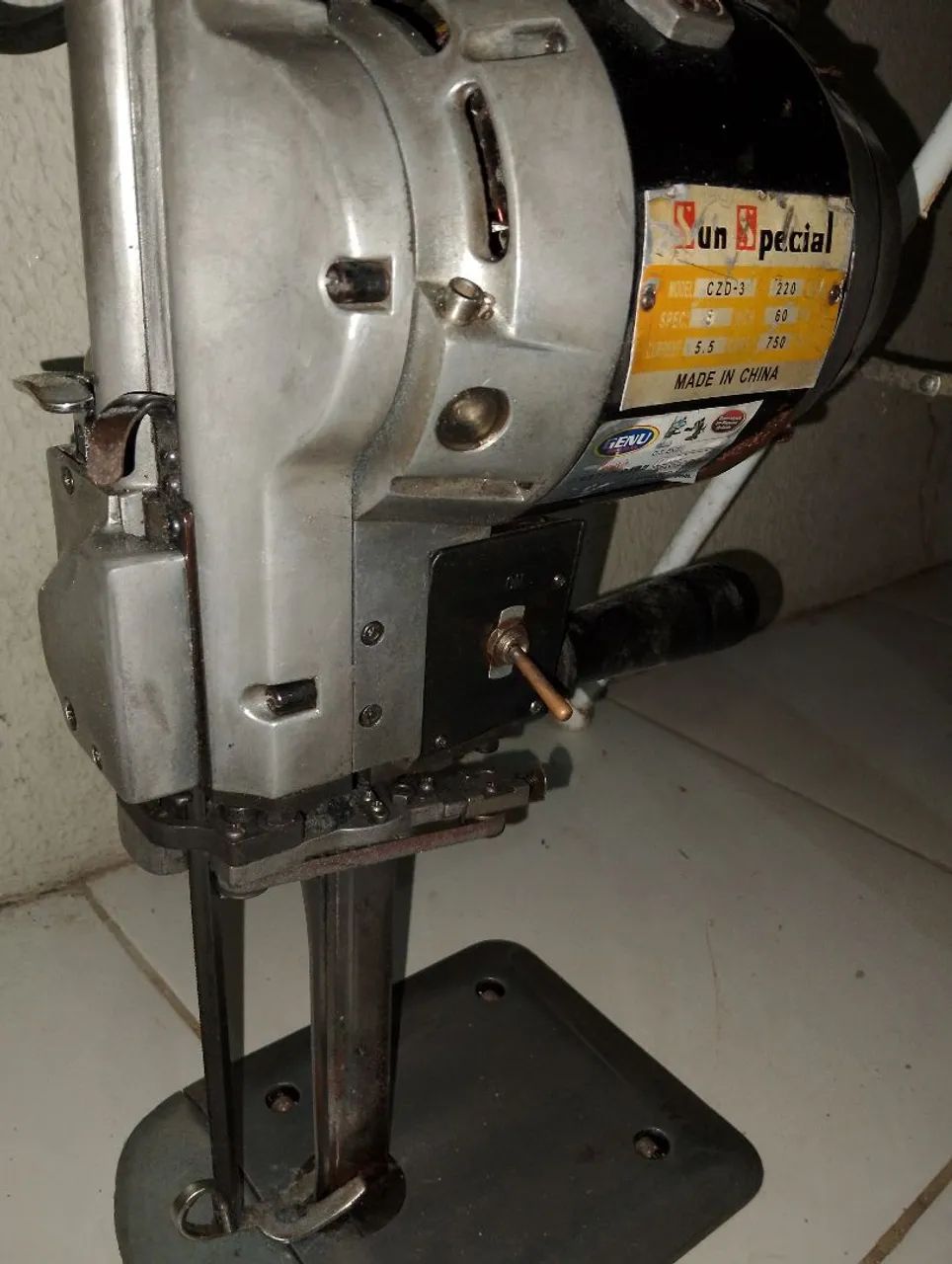 VENDO MAQUINA DE CORTE  - Foto 2