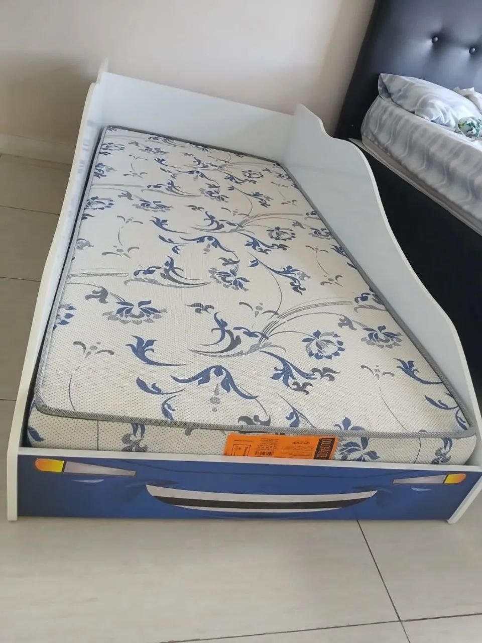 Cama Infantil Branca com Estrado de Madeira - Foto 4