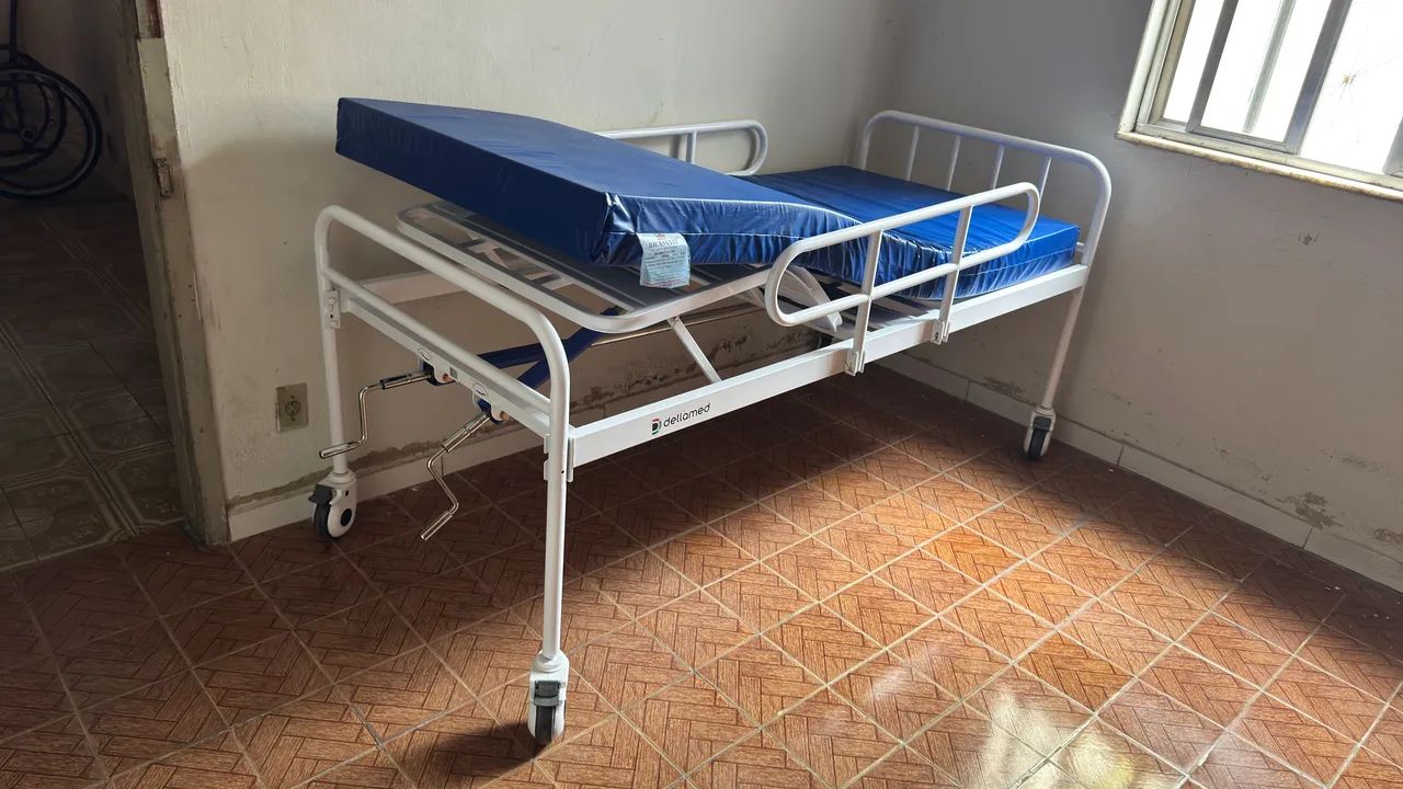 Cama Hospitalar com Colchão Impermeável Dellamed - Foto 2