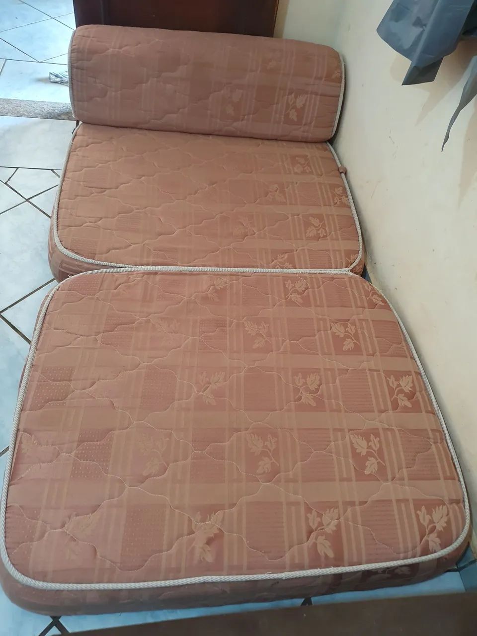 Sofá Cama 2 Lugares -  Conforto e praticidade! - Foto 3