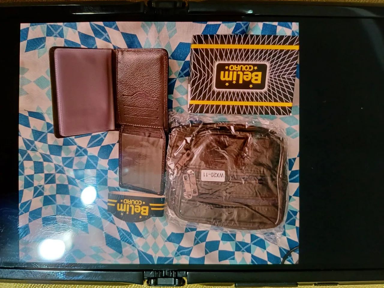 Carteira Masculina em Couro kit pochete e carteira de couro legítimo 130 o kit *. - Foto 3