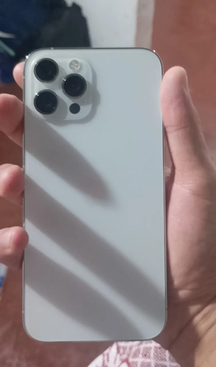 iPhone 12 Pro Max 256 gb sem marcas de uso super conservado bateria 87% extra.