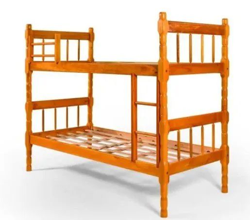 Beliche de madeira em perfeito estado 