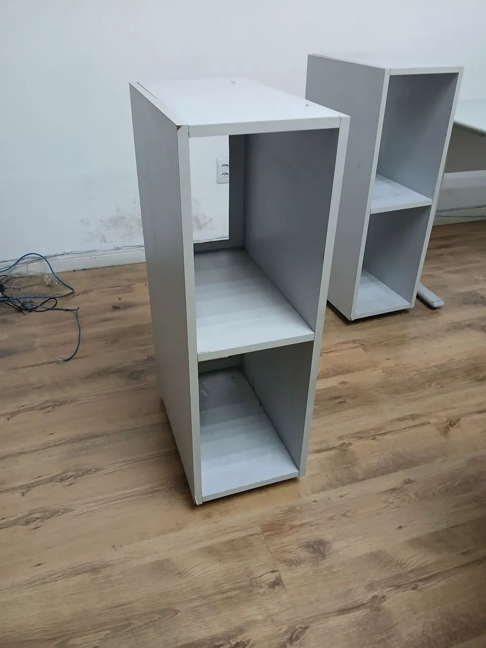 Mesa de computador e nicho64242724331009122