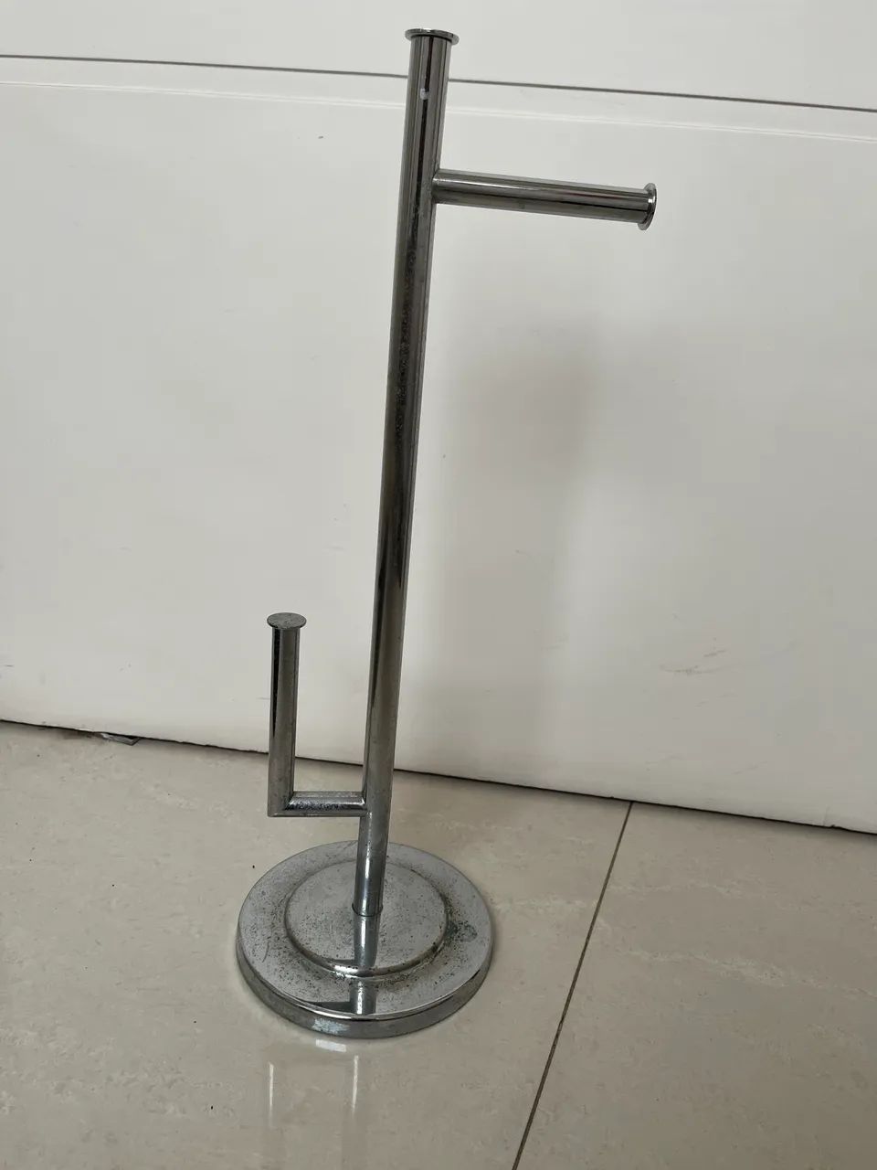 Suporte inox papel higiênico chão - Foto 2