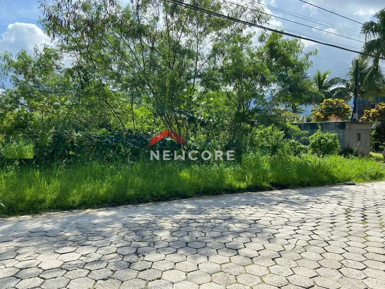 Lote em condomínio em Avenida Itapuã - Morada da Praia - Bertioga/SP