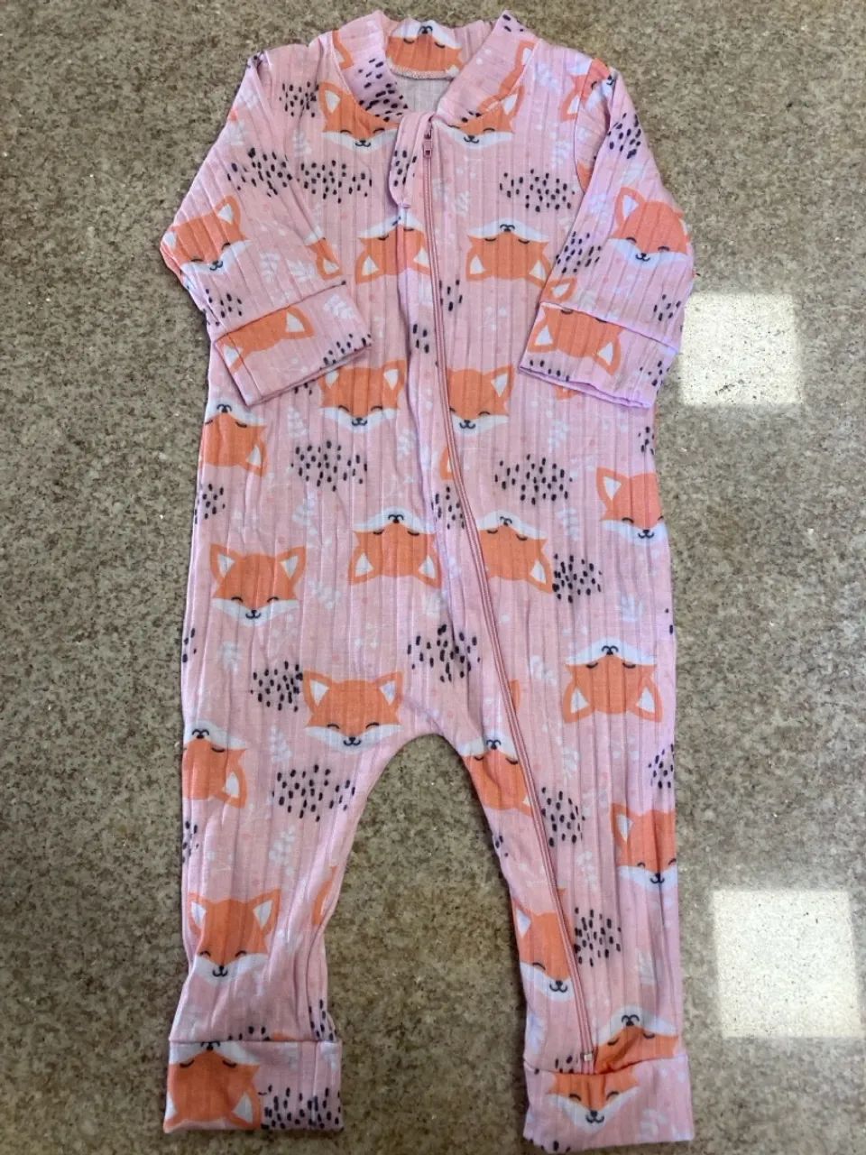 Macacão Infantil de Raposa Rosa