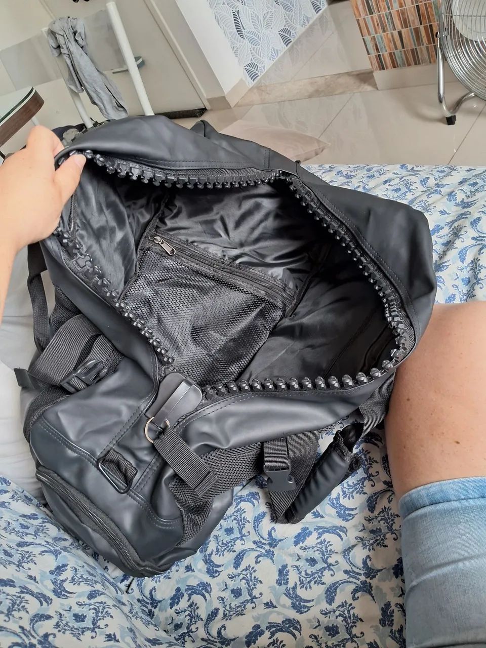 Mochila / Bolsa 2 em 1 Preta perfeita academia nova