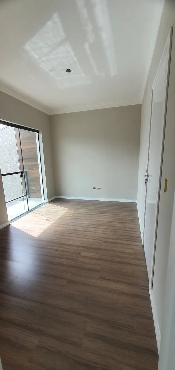 Sobrado Duplex novo No sítio cercado