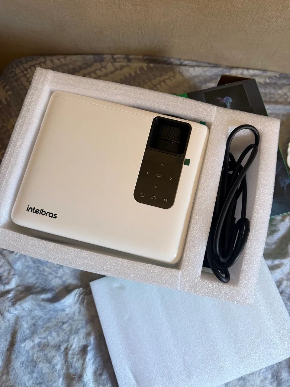 Projetor Intel Brás usado 3x na caixa 