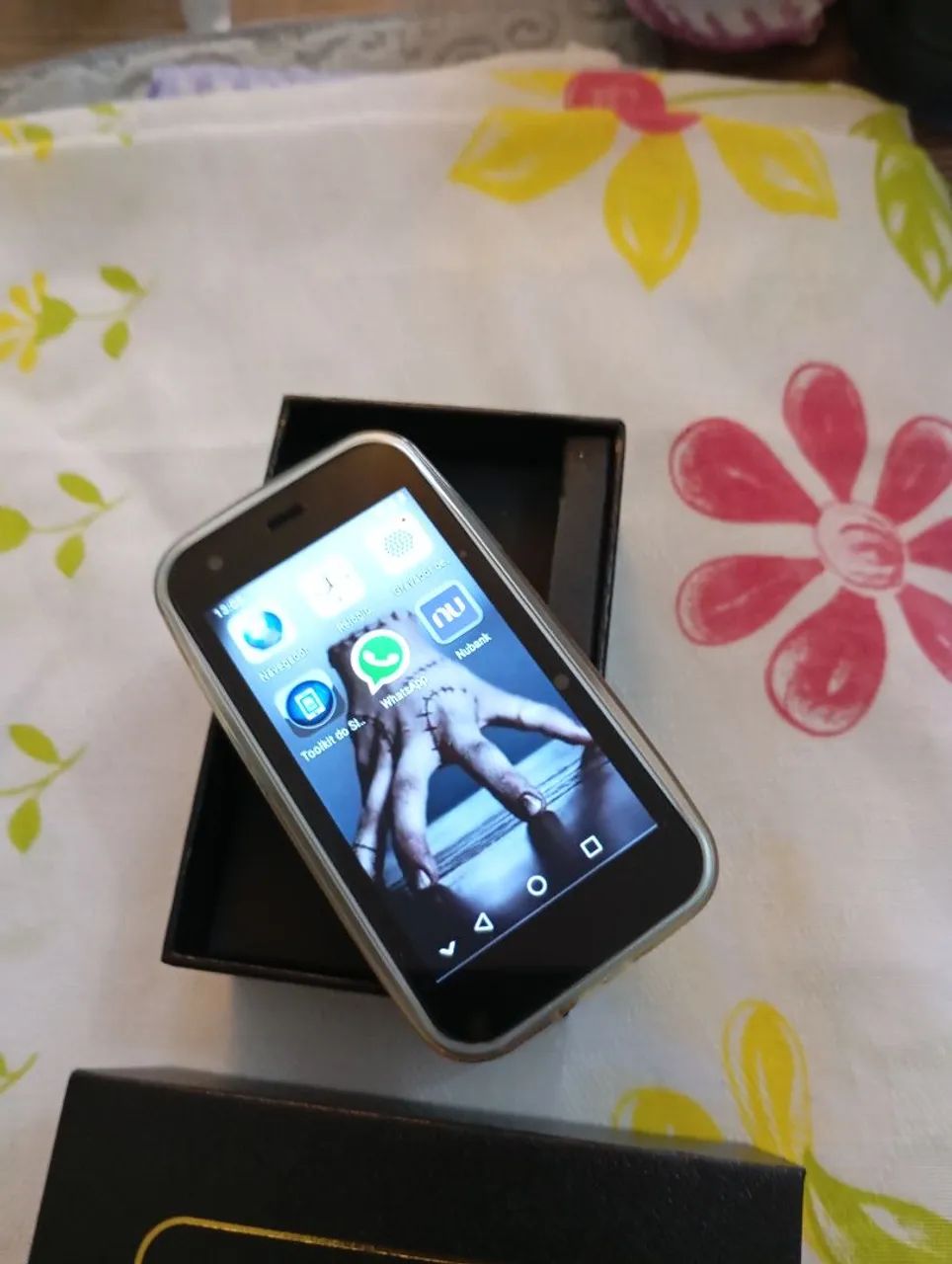 Mini I PHONE ( leia a descrição )