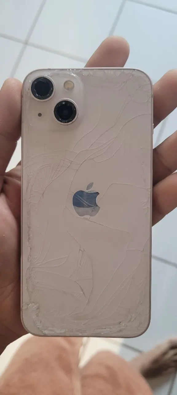 iPhone 13 para retiradas de peças