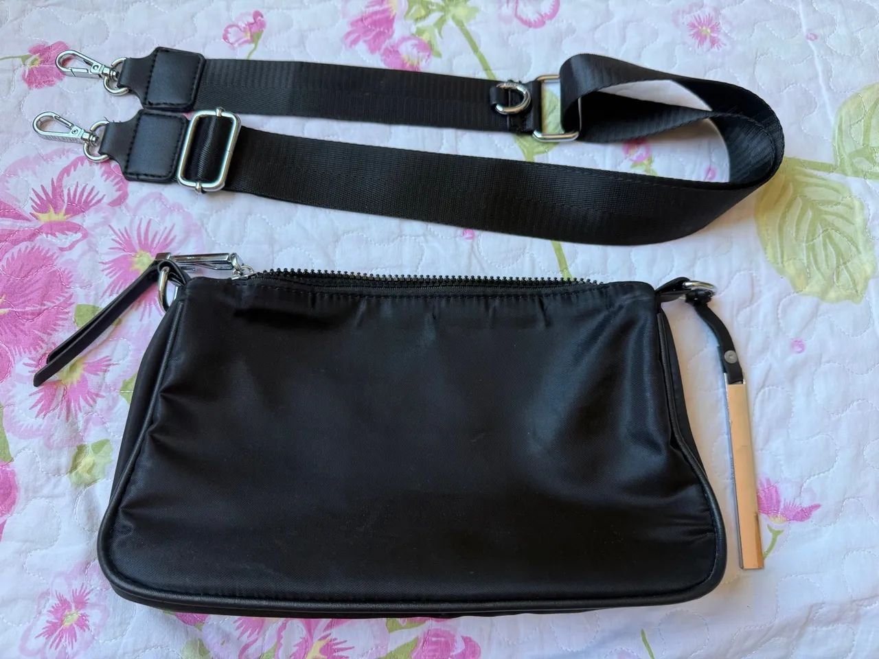 Bolsa transversal preta Santa Lolla