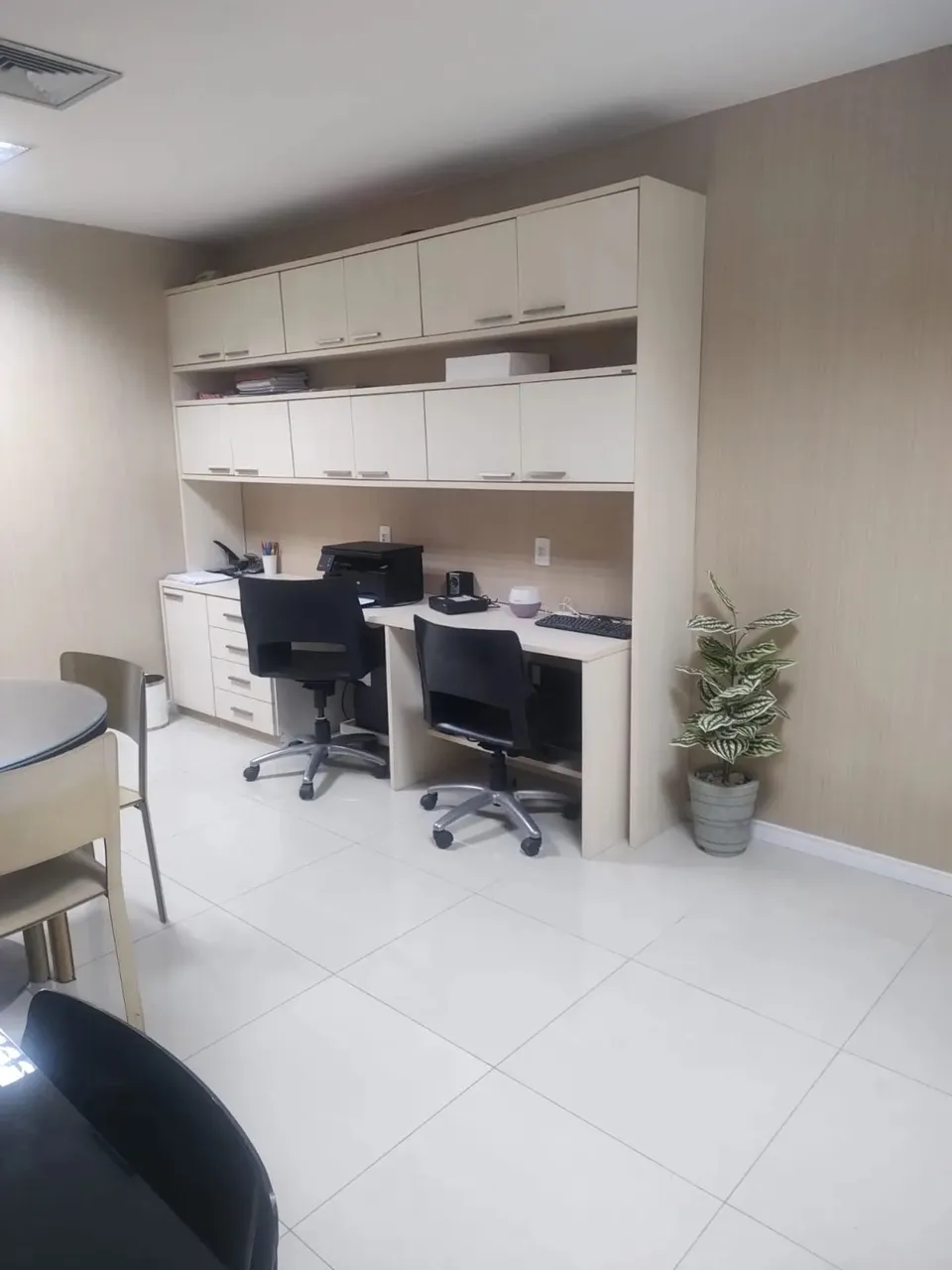 MUNDO PLAZA - SALA COMERCIAL PARA LOCAÇÃO OU VENDA, 34M² COM 1 VAGA DE GARAGEM.