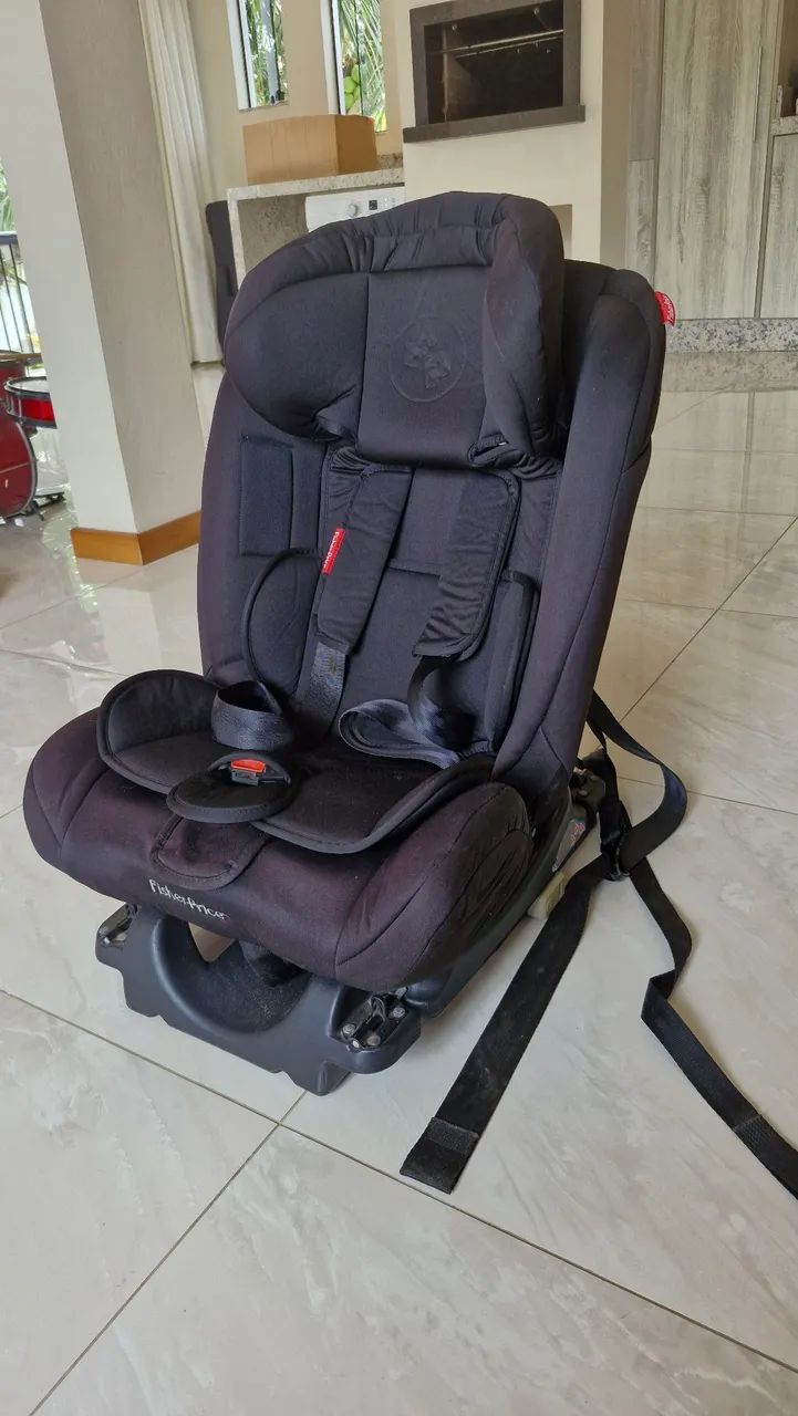 Cadeirinha de carro Fisher Price para bebê até 36kg com Isofix