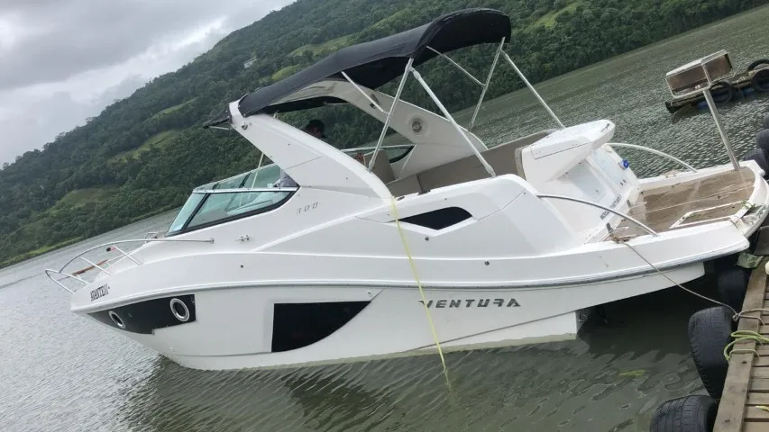 Ventura V300 - V8 380HP