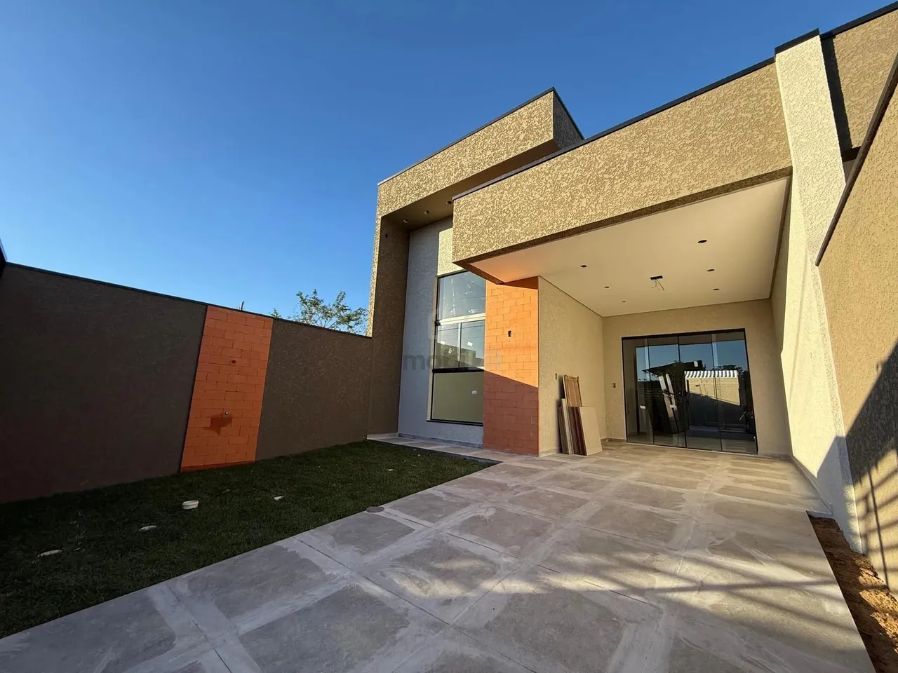 Casa nova com arquitetura diferenciada 75,20 m²