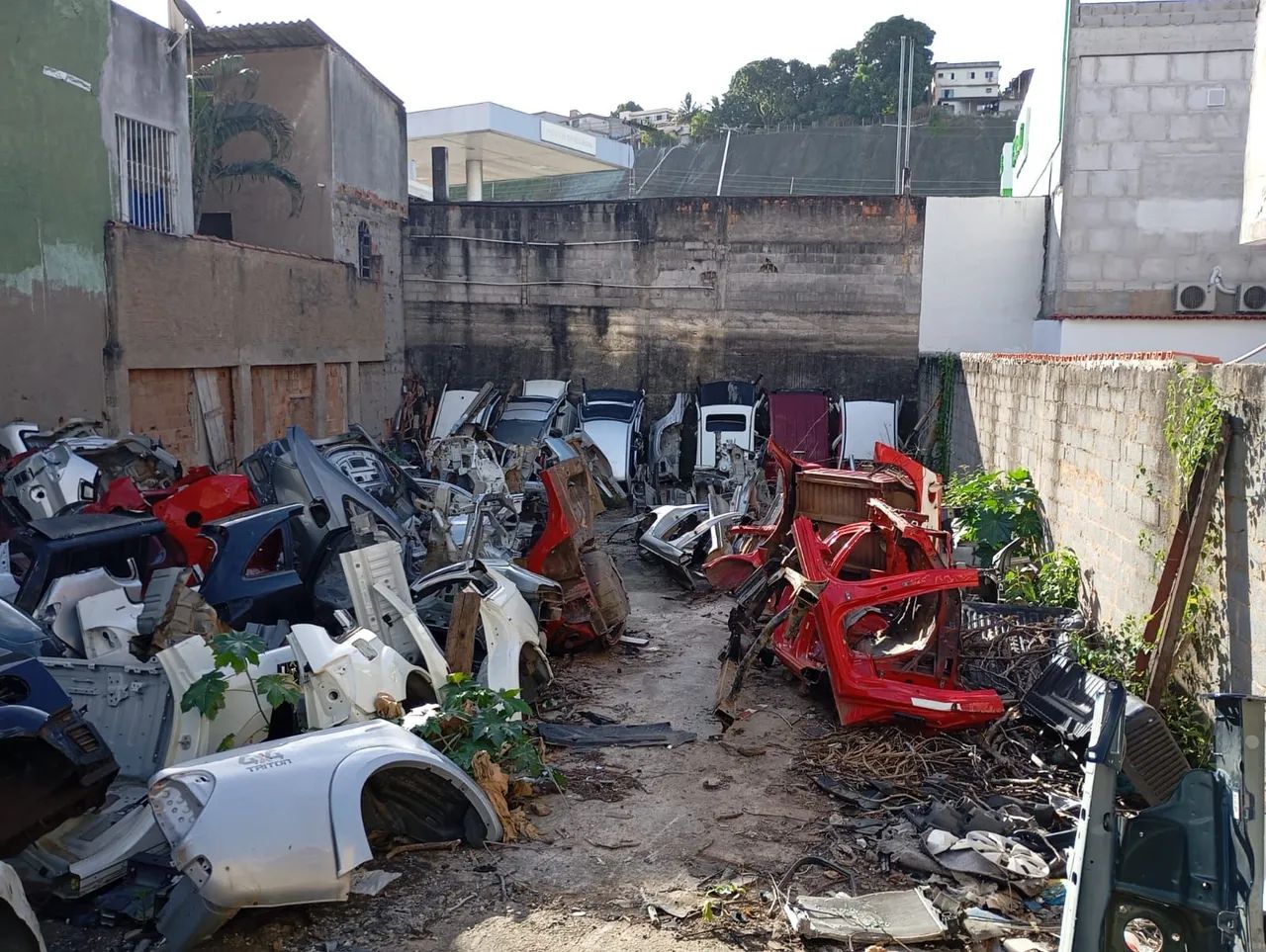 Terreno com muro e portão para vender em Jardim América - Cariacica  - Foto 5