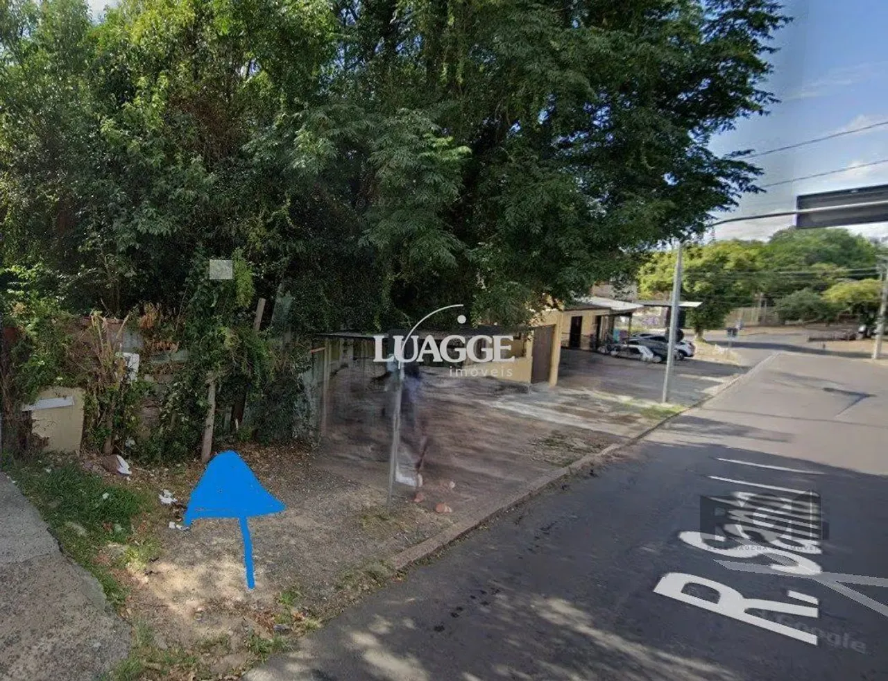Terreno medindo 13.20m de frente e 30m de fundos.