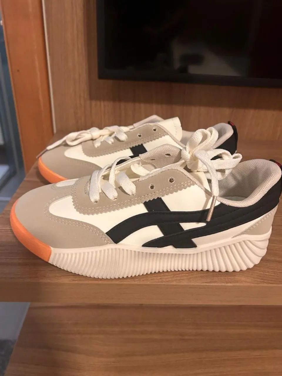 Tenis Casual Moderno - Super confortável - NOVO, sem uso