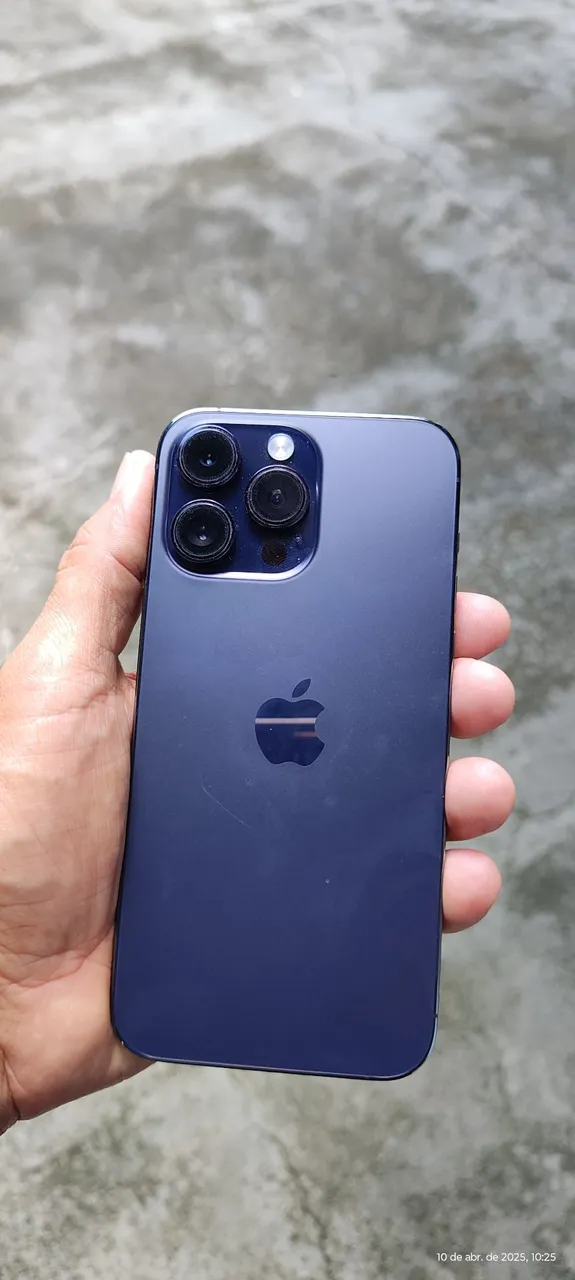 Vende - se um iPhone