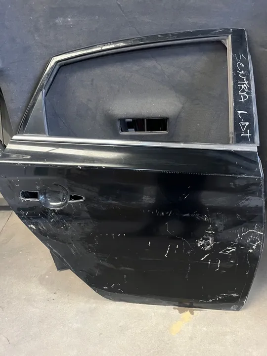 W Porta traseira lado direito Sentra