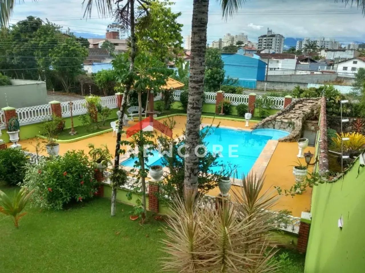 Chácara em Avenida Fioravante Paschoalim - Martim de Sá - Caraguatatuba/SP