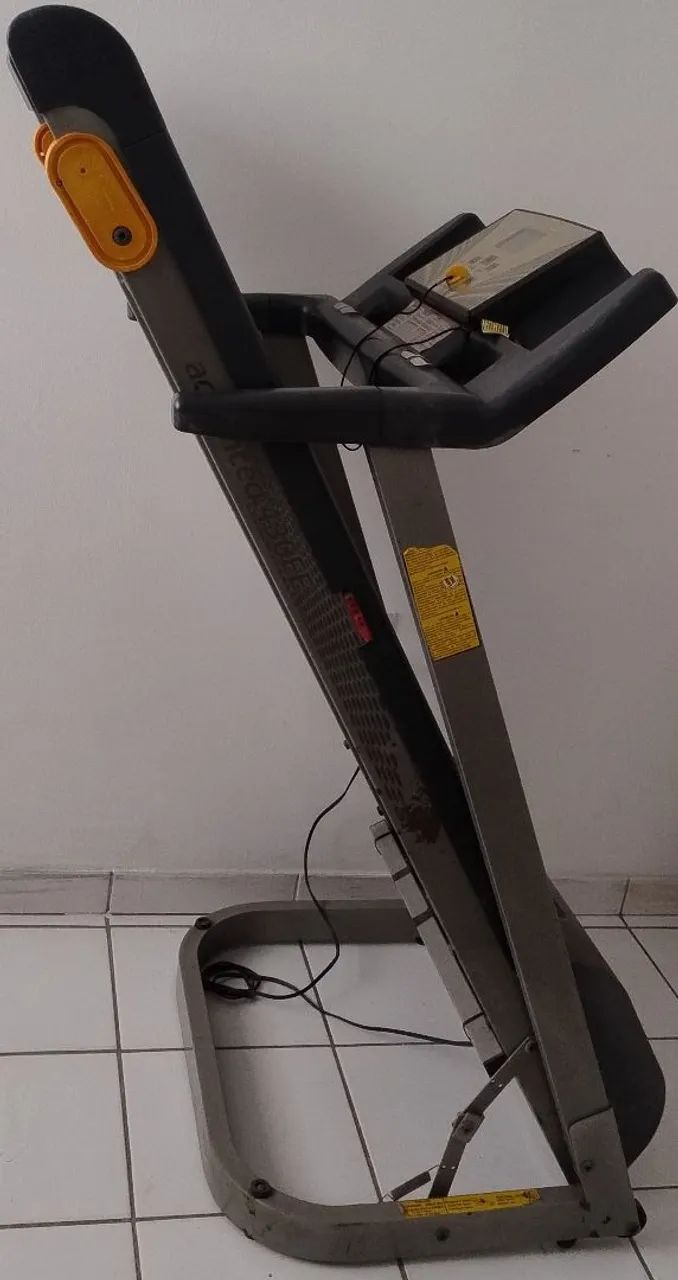 Esteira ergométrica Athletic Advanced-430EE, funcionando64315084205697122