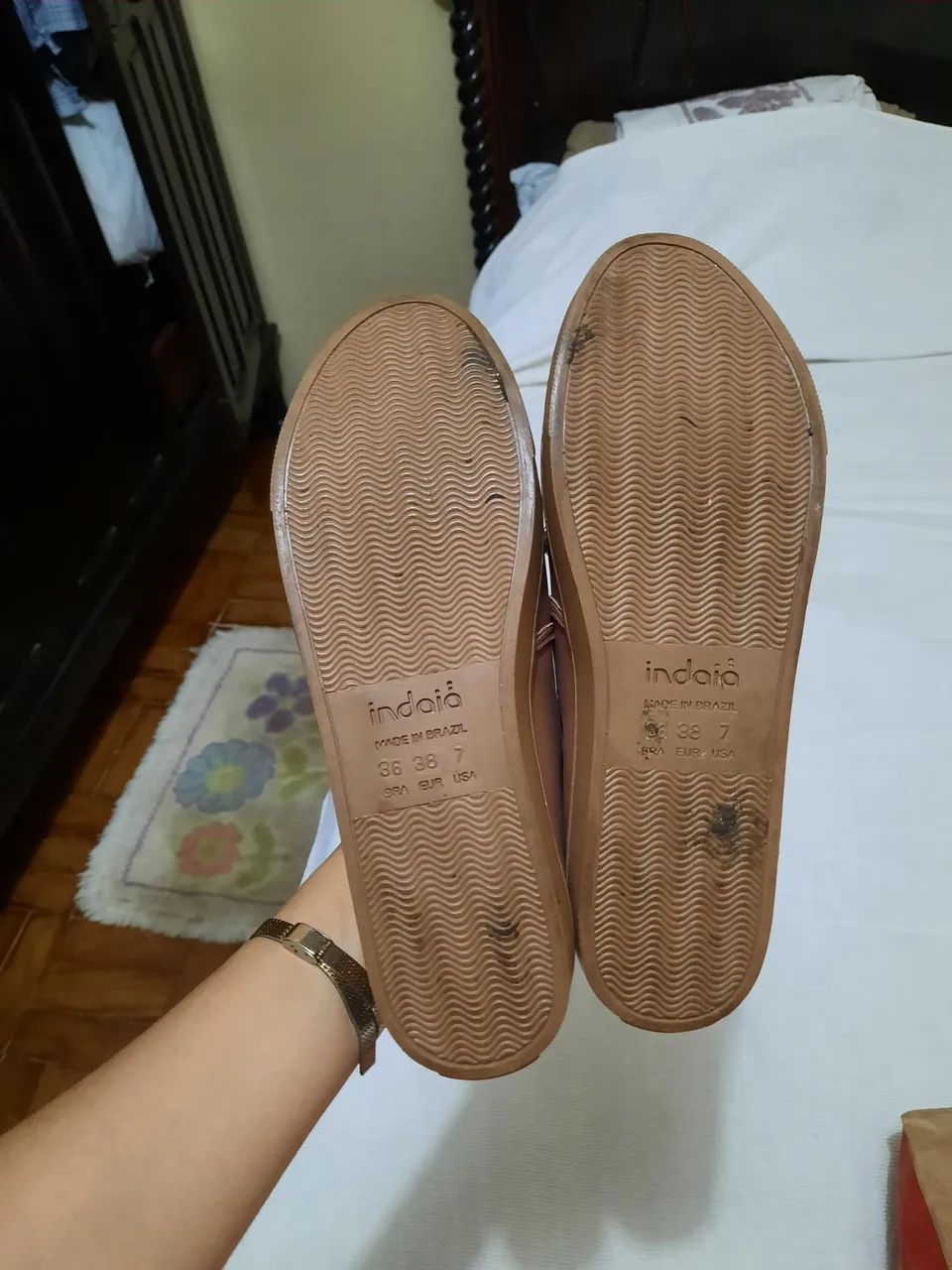 Sapatilha Bronze com Detalhes - Foto 2