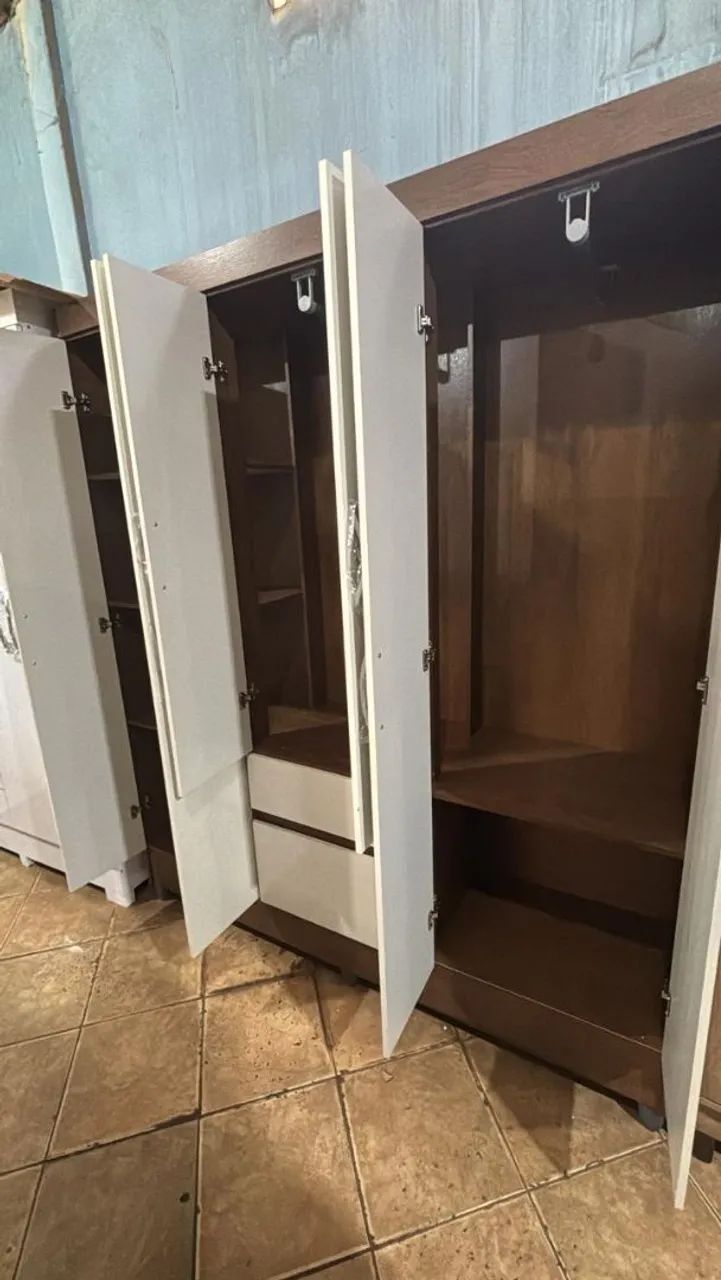 Guarda-Roupas Branco 6 Portas Novo POR 999,99 - Foto 2