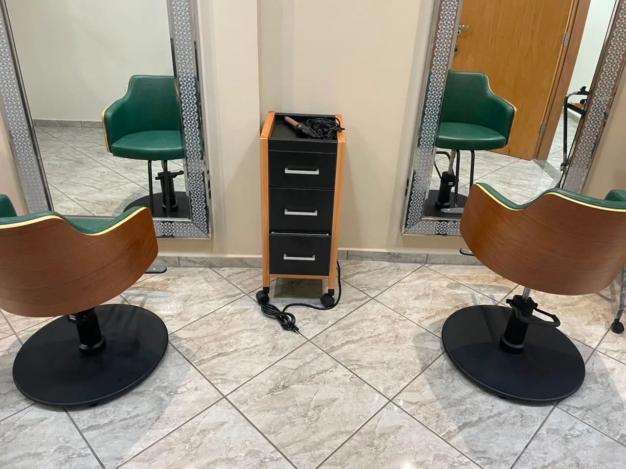 Cadeiras poltronas (novas/sem uso) para salão  - Foto 4
