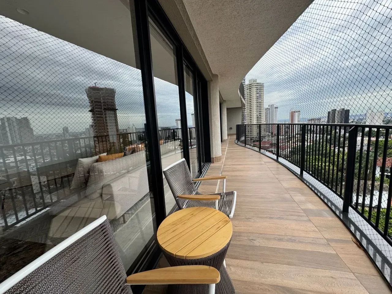 Apartamento mobiliado para aluguel, com 288m², no Edifício Acqua Opus, Setor Marista, em G