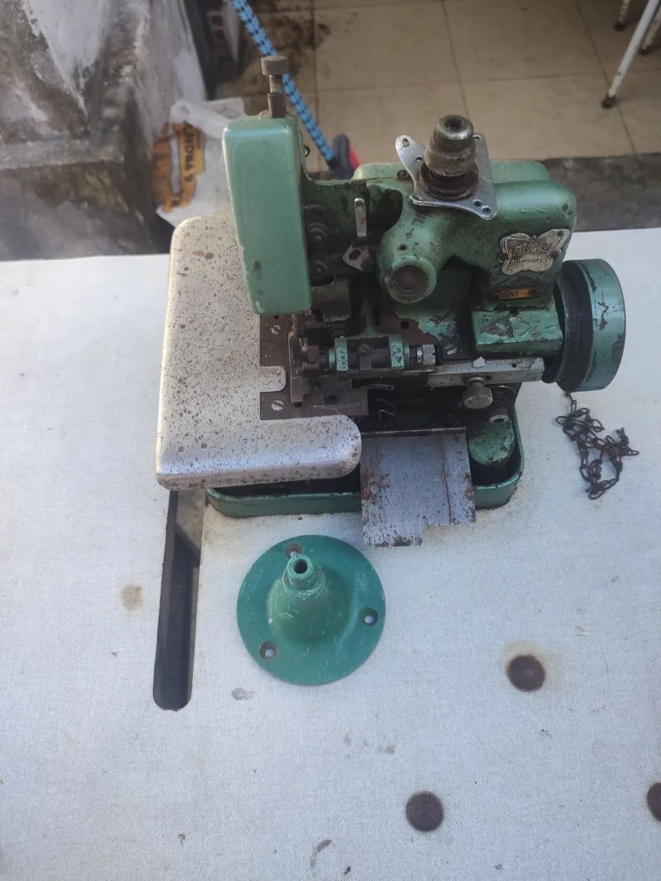 Máquina overloque 