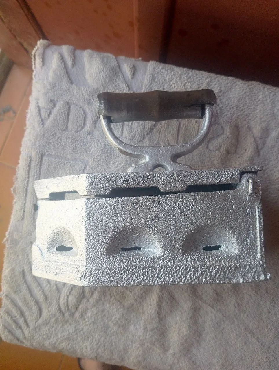 Ferro de passar roupas antigo antiguidades - Foto 3